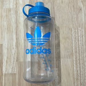 Adidas 32oz plastic water bottle